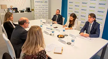 Participantes del desayuno sobre finanzas sostenibles